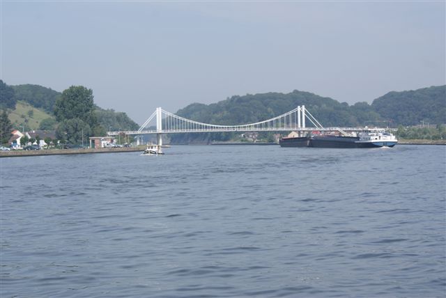 Albertkanaal en witte burg van Kanne.