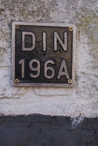 Bordje met tekst D|N 196A