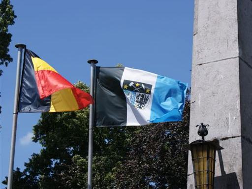 Vlaggen van België en Moresnet (Foto: Hans Hermans)