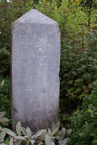 De steen 214 van kortbij.